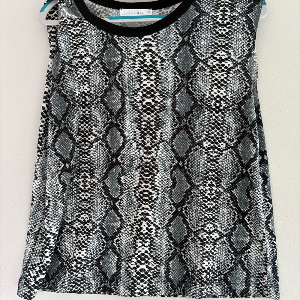 Chic Snakeskin Print Tank Top